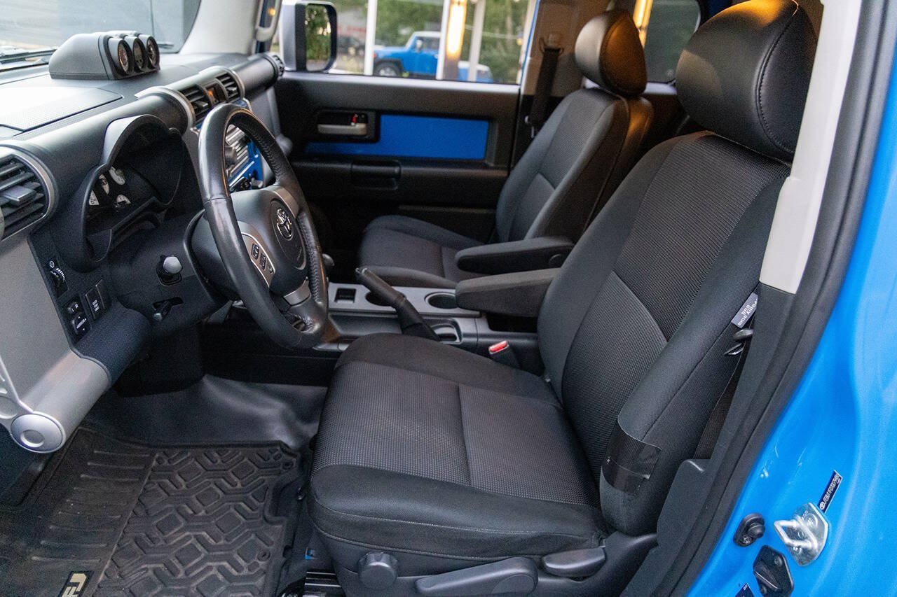 Used 2007 Toyota FJ Cruiser 4WD w/ Upgrade Pkg 1 image 11