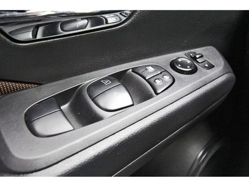 Used 2024 Nissan Kicks SR FWD image 19
