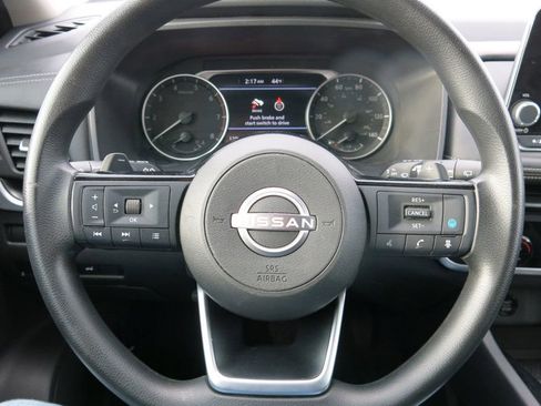 Used 2025 Nissan Rogue SV AWD/4WD image 24