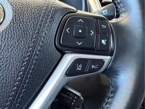 Used 2019 Toyota Highlander XLE AWD/4WD image 15