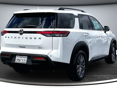 Certified 2024 Nissan Pathfinder SV FWD image 6
