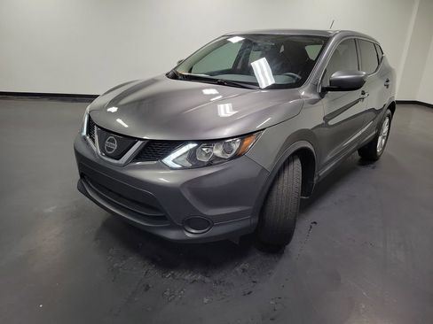 Used 2018 Nissan Rogue Sport S w/ S Appearance Package FWD image 4