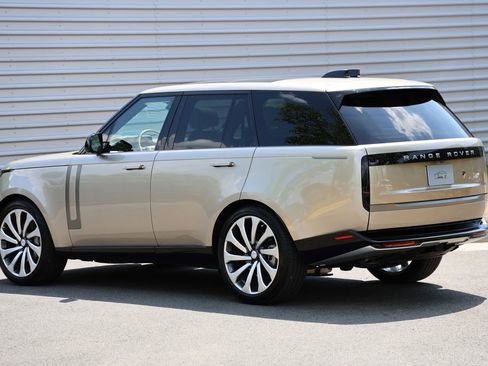 New 2025 Land Rover Range Rover SE AWD/4WD image 8