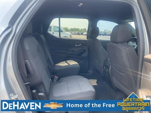 Used 2023 Chevrolet Traverse LT FWD image 26