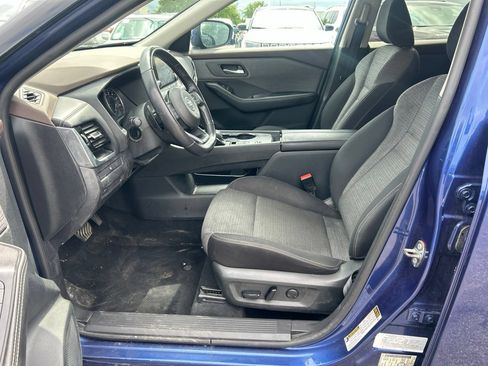 Used 2021 Nissan Rogue SV FWD image 11