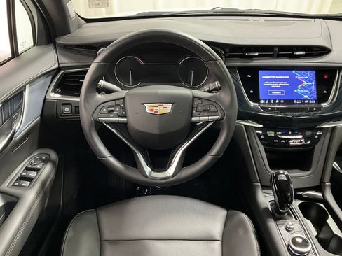 Used 2024 Cadillac XT6 Premium Luxury AWD/4WD image 7