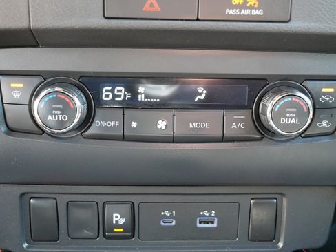 Certified 2023 Nissan Frontier PRO-4X w/ Technology Package AWD/4WD image 23