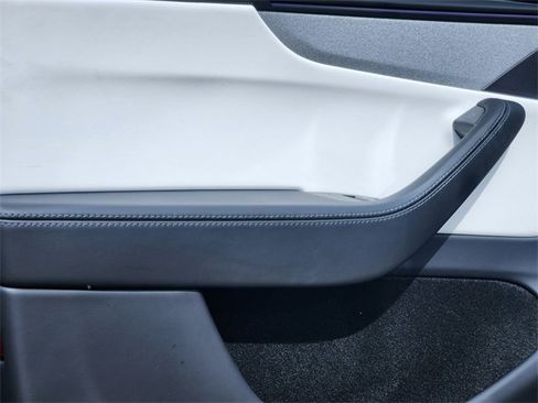 Used 2026 Tesla Model Y AWD image 10