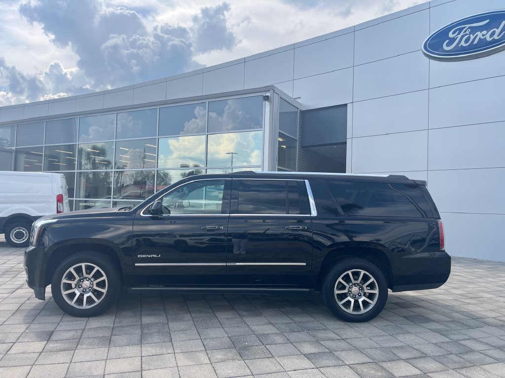 Used 2016 GMC Yukon XL Denali w/ Open Road Package AWD/4WD image 3