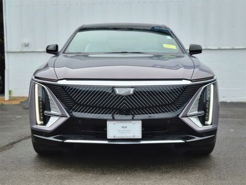 New 2025 Cadillac Lyriq Luxury image 8