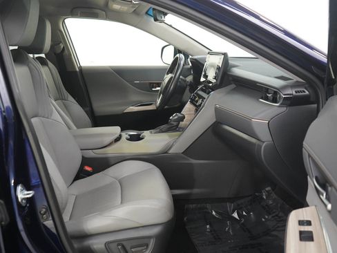 Used 2021 Toyota Venza XLE w/ Softex Package AWD/4WD image 11