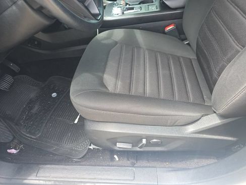 Used 2020 Ford Fusion SE FWD image 9