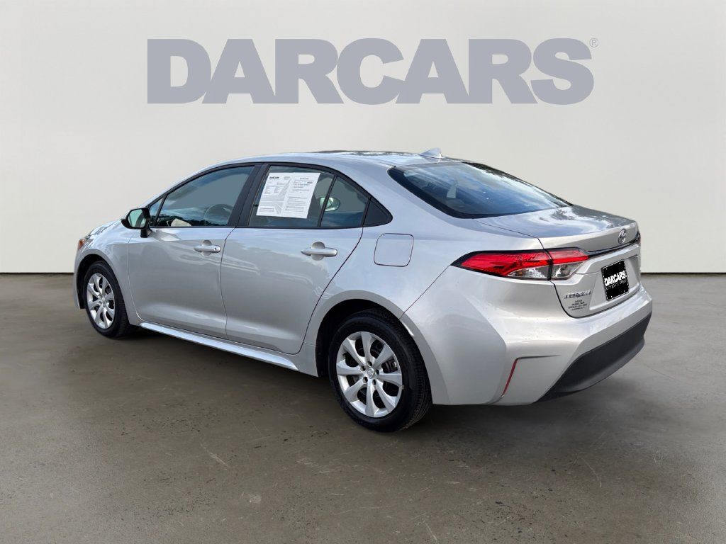 Used 2024 Toyota Corolla LE FWD image 5