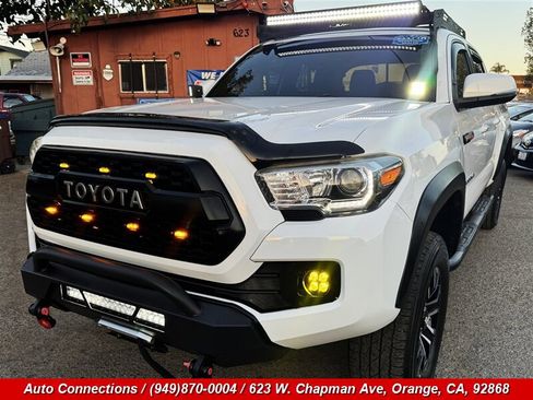 Used 2017 Toyota Tacoma TRD Off-Road w/ Tow Package image 44