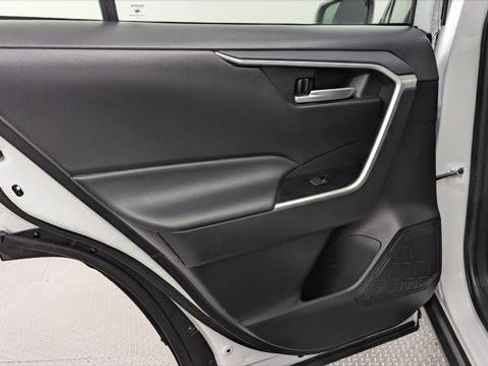 Used 2025 Toyota RAV4 XLE FWD image 16
