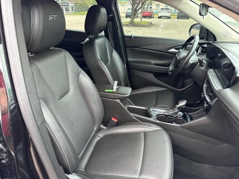 Used 2024 Buick Encore GX Sport Touring AWD/4WD image 31