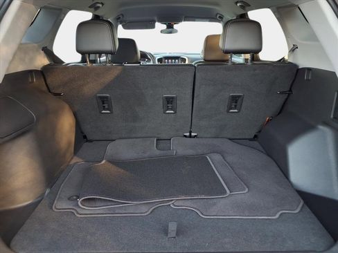 Used 2022 GMC Terrain SLT w/ Infotainment Package II image 17