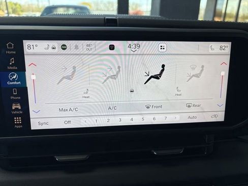 Used 2024 Jeep Wrangler Unlimited Rubicon w/ XTREMEE 35" Tire Package AWD/4WD image 11