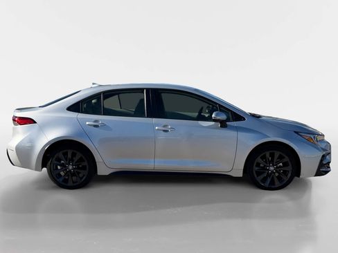 Used 2025 Toyota Corolla SE image 6