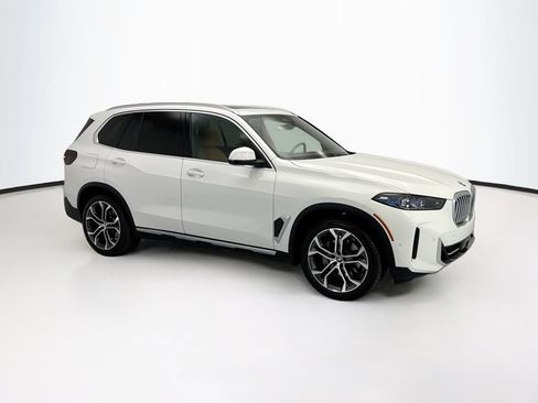 Certified 2026 BMW X5 sDrive40i w/ Climate Comfort Package RWD image 3