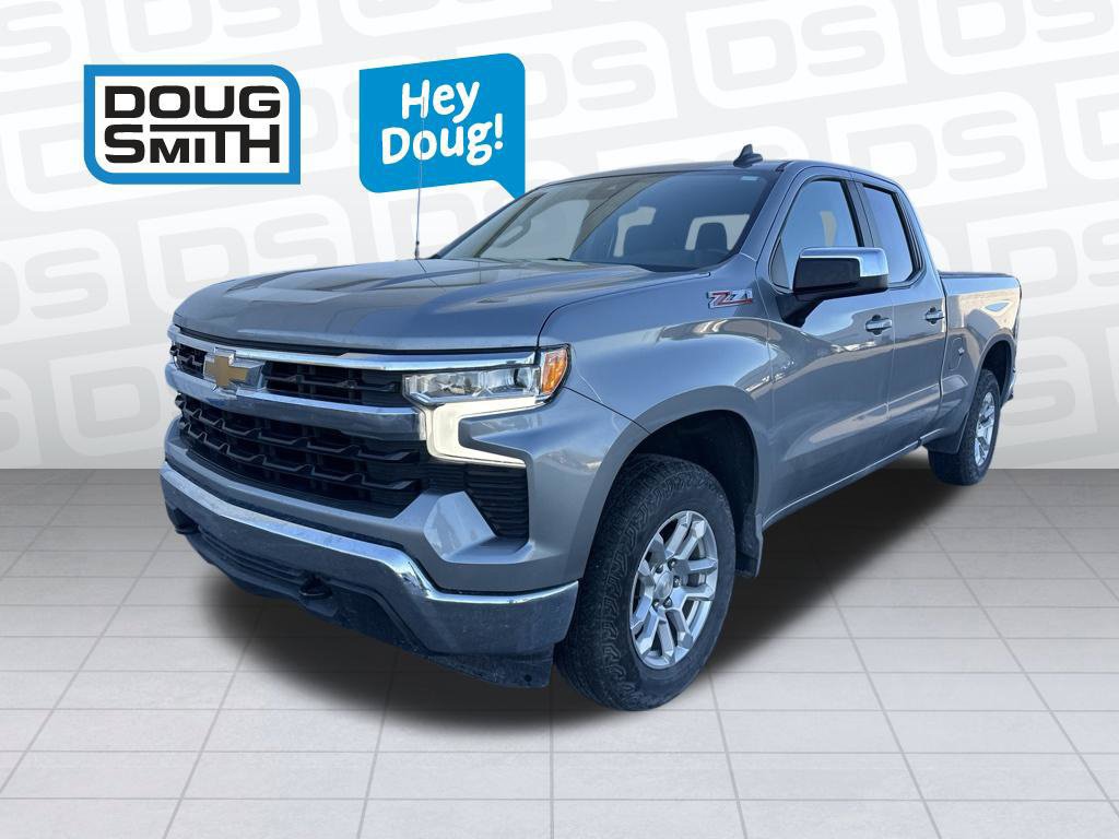 Used 2024 Chevrolet Silverado 1500 LT AWD/4WD image 3