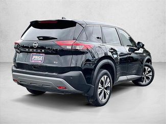 Used 2023 Nissan Rogue SV video 2