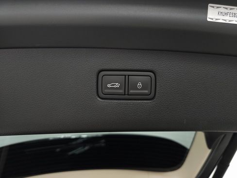 Used 2025 Genesis GV80 2.5T Standard image 10