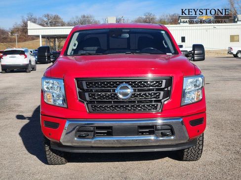 Used 2022 Nissan Titan SV w/ SV Utility Package image 2