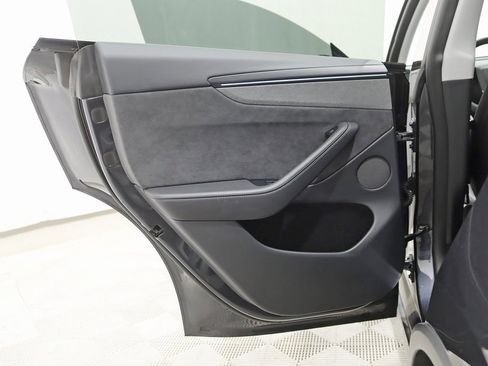 Used 2026 Tesla Model Y Long Range image 36