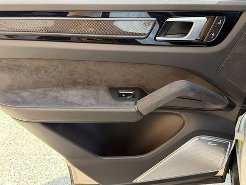 Certified 2022 Porsche Cayenne Turbo GT AWD/4WD image 20