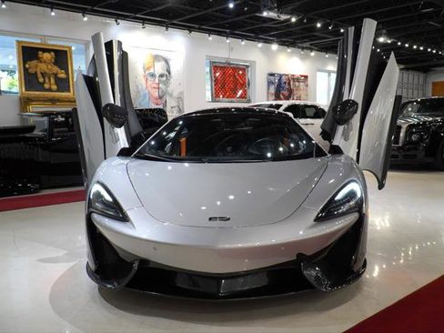 Used 2017 McLaren 570S Coupe image 2