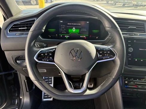 Used 2022 Volkswagen Tiguan SE R-Line image 14