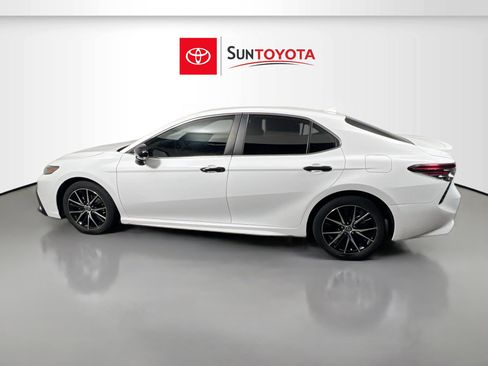 Used 2023 Toyota Camry SE FWD image 7