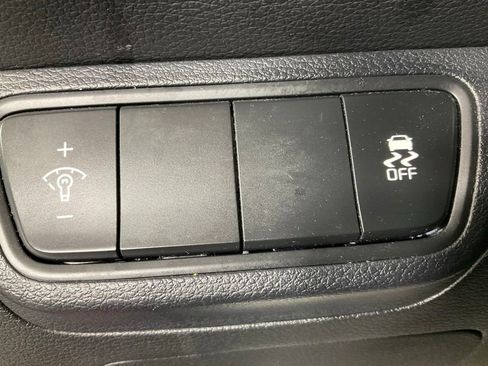 Certified 2023 Kia Forte LXS image 25