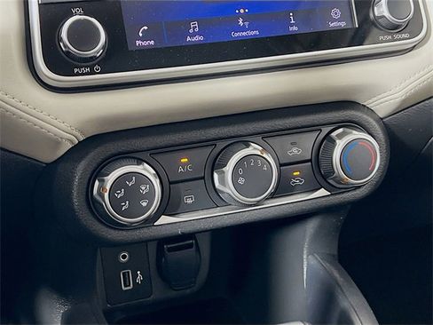 Used 2020 Nissan Versa SV image 19