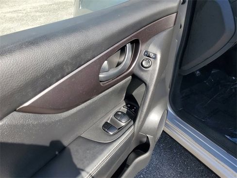 Used 2017 Nissan Rogue Sport S w/ S Appearance Package image 10