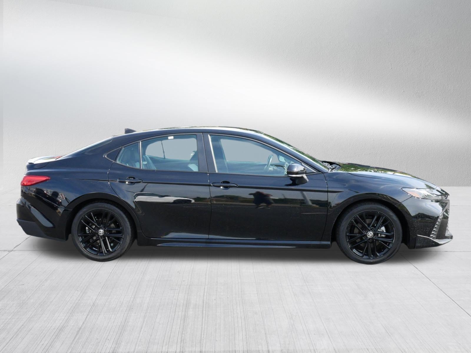 Certified 2025 Toyota Camry SE FWD image 8