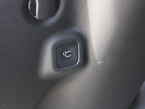 Used 2023 Jeep Compass Limited w/ Elite Group AWD/4WD image 9