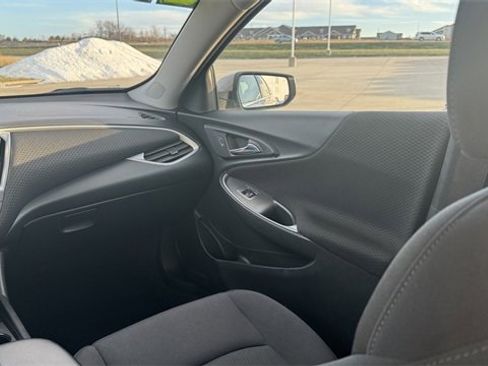 Used 2024 Chevrolet Malibu LT image 16