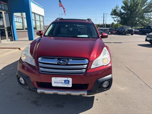 Used 2013 Subaru Outback 2.5i Limited AWD/4WD image 2