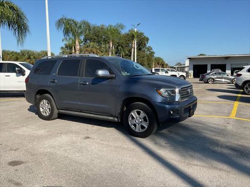 Used 2018 Toyota Sequoia SR5 image 16