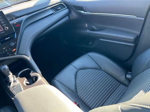 Used 2024 Toyota Camry SE image 15