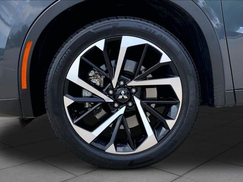 Used 2024 Mitsubishi Outlander SE AWD/4WD image 11