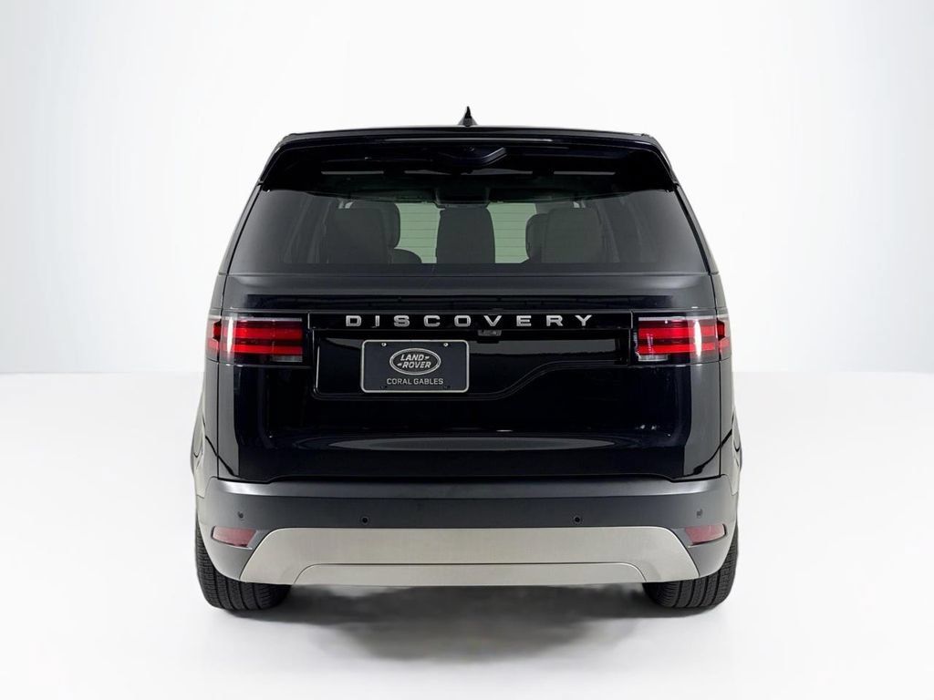 Used 2024 Land Rover Discovery S AWD/4WD image 4