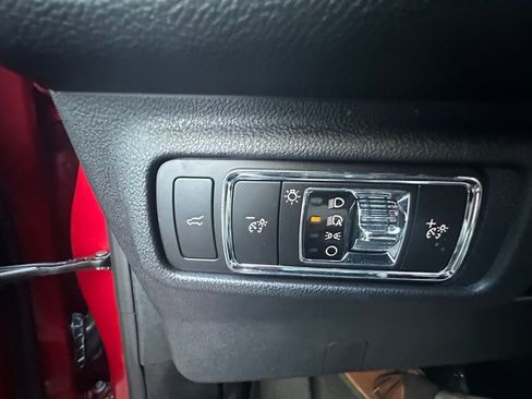 New 2025 Lincoln Corsair Premiere w/ Equipment Group 101A image 18