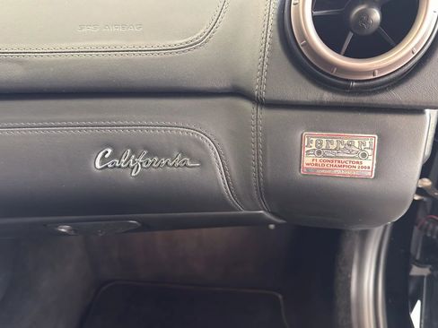 Used 2010 Ferrari California RWD image 18