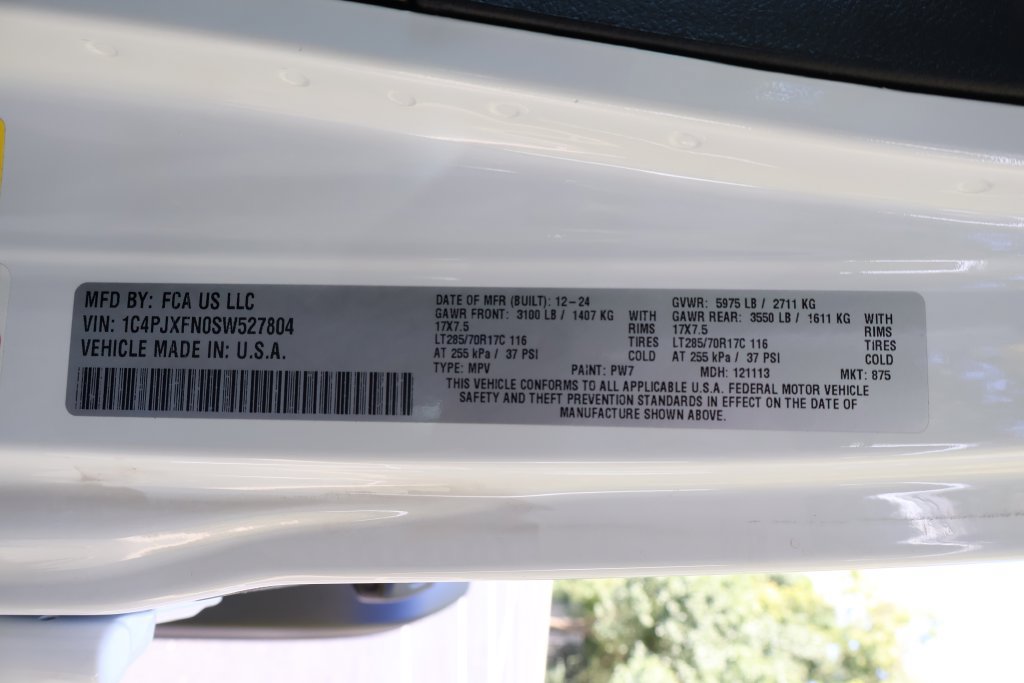 Used 2025 Jeep Wrangler Unlimited Rubicon AWD/4WD image 46