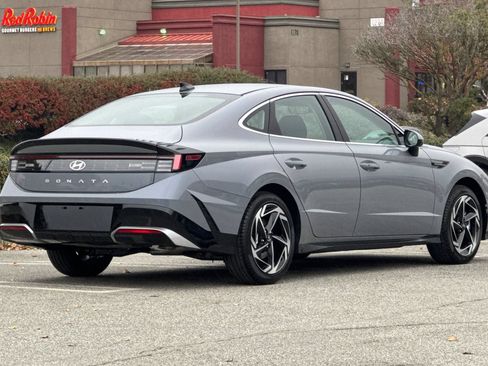 New 2026 Hyundai Sonata SEL FWD image 4