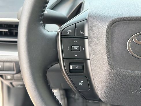 Used 2025 Toyota Prius LE FWD image 23