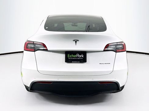 Used 2022 Tesla Model Y Long Range AWD/4WD image 7